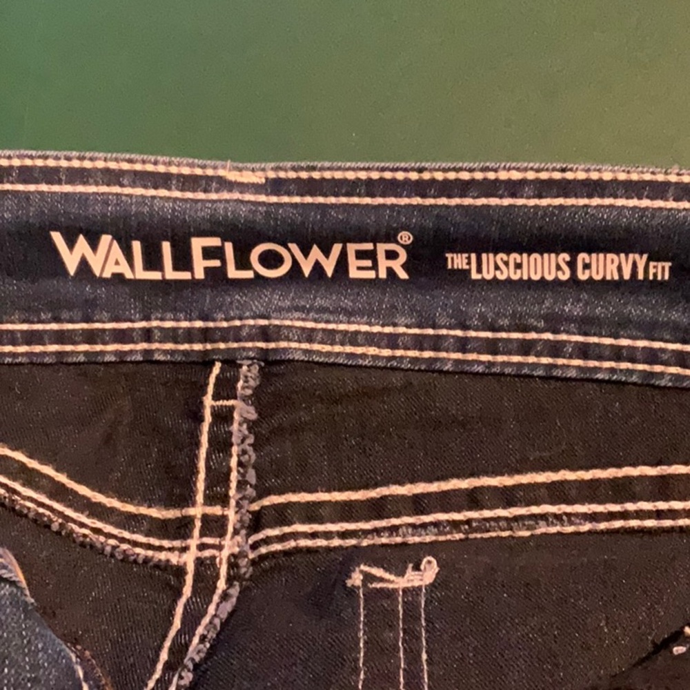 WallFlower Women's Luscious Curvy Bootcut Sz 11 Long NWT - Picture 5 of 10